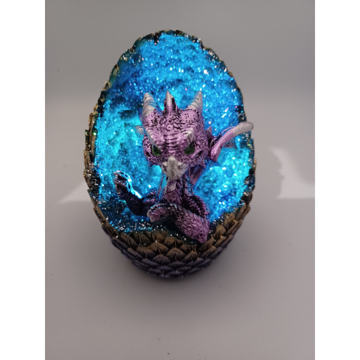 dragon lumineux dans oeuf géode