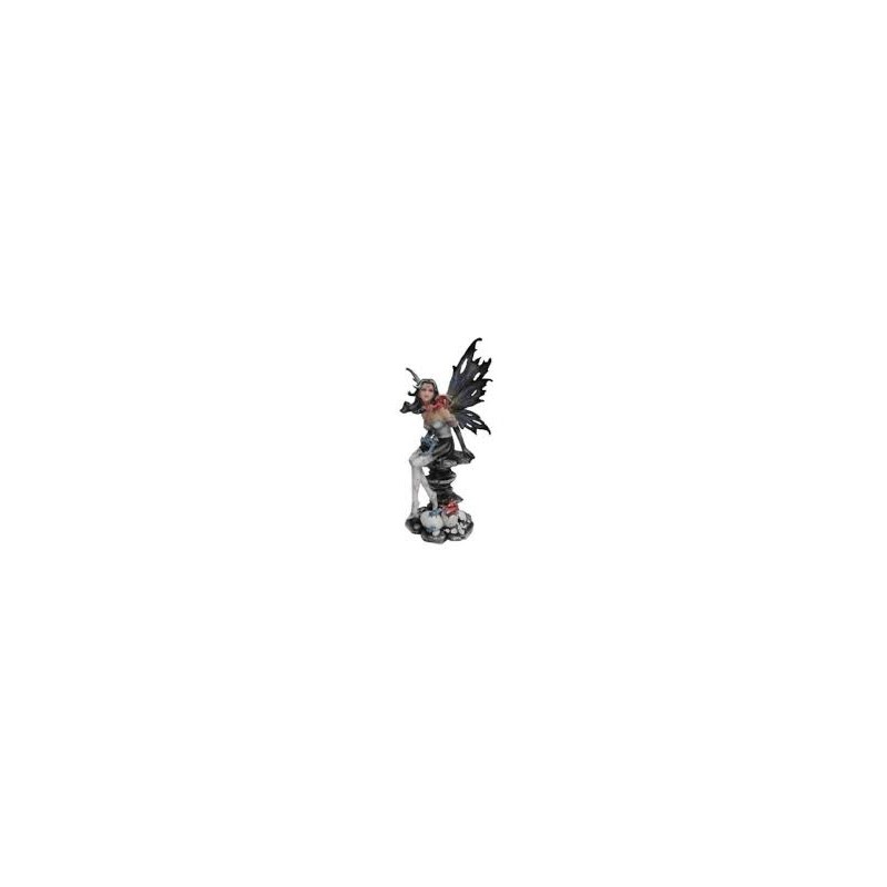 Fée avec oeufs de dragons