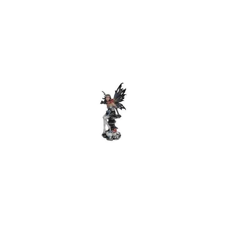 fée avec oeufs de dragon