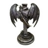 grand dragon sur une croix