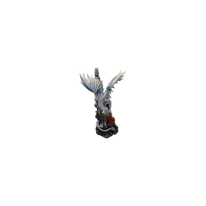 statue dragon sur château lumineux
