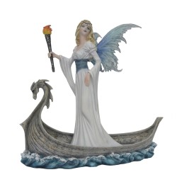 Fée sur barque dragon