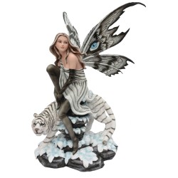 Fée Fauva avec un tigre blanc