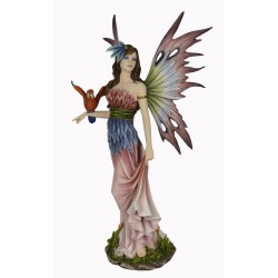 Fée Noéma avec sur son bras...