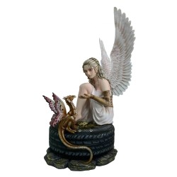 Fée sur son pneu  et son...