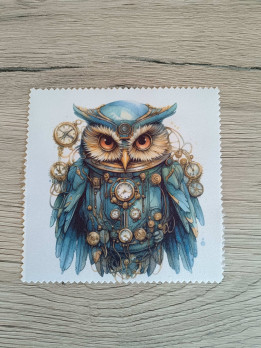 Lingette microfibre carrée illustrée d'une chouette steampunk bleue couverte d'horloges et d'engrenages