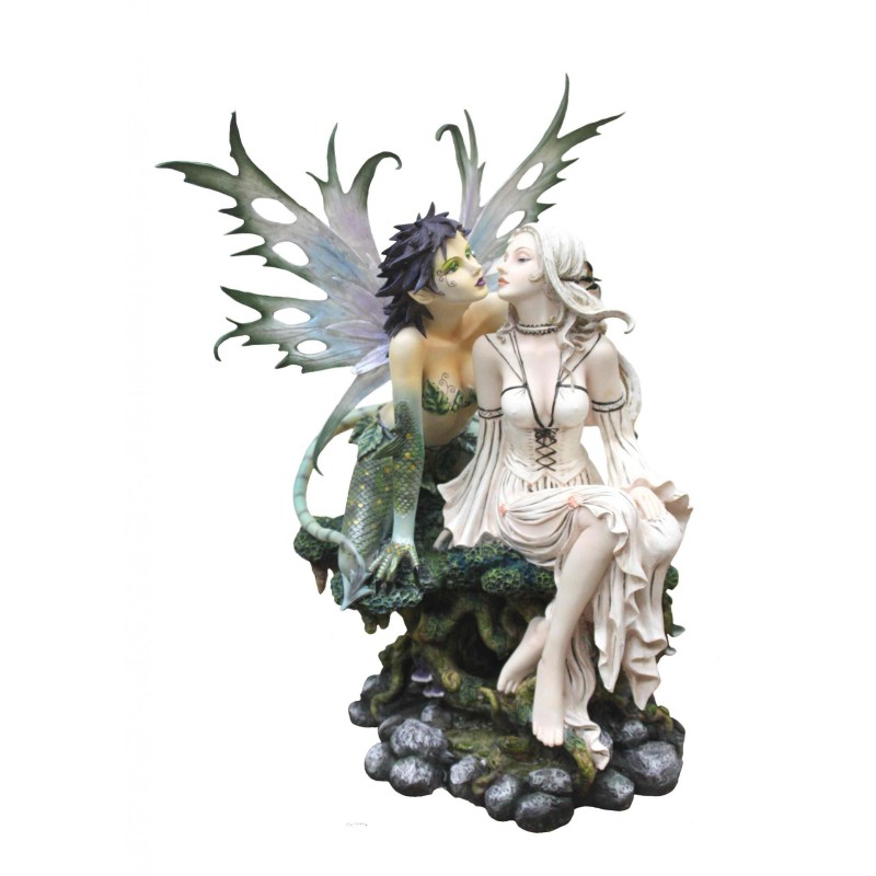 Une fée avatar et une elfe amoureuses