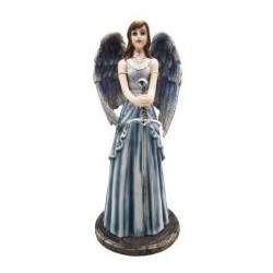 Fée avec son glaive