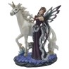 Fée accompagné de sa licorne et son loup