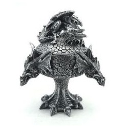 Boite sur pied orné de dragons