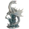 Dragon blanc sur des cristaux de glace