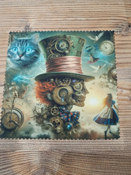 Lingette microfibre illustrée d'un personnage steampunk mécanique au chapeau haut-de-forme, chat aux yeux bleus et horloges