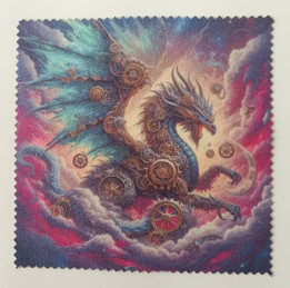 Lingette microfibre illustrée d'un dragon mécanique steampunk aux ailes turquoise parmi des nuages violets et roses