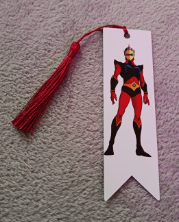 Marque-page blanc avec illustration d'un pilote spatial rétro en combinaison rouge et pompon rouge