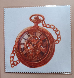 Lingette microfibre blanche illustrée d'une montre à gousset cuivrée avec chaînette et rouages