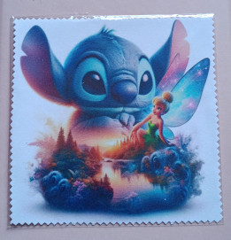 Lingette microfibre illustrée avec une créature bleue et une fée ailée au coucher du soleil