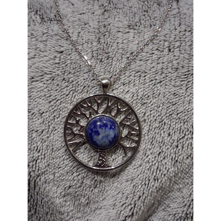 pendentif et chaine en acier inoxydable  cabochon lappis longueur de la chaine environ 50cm