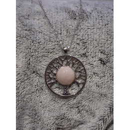 pendentif et chaine en acier inoxydable  cabochon quartz rose longueur de la chaine environ 50cm