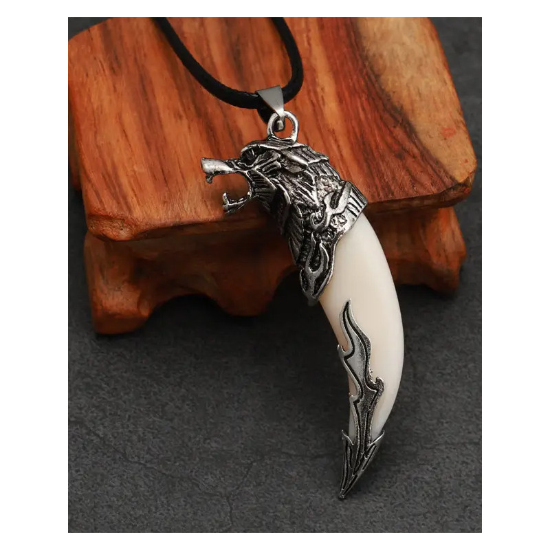 pendentif dent de loup