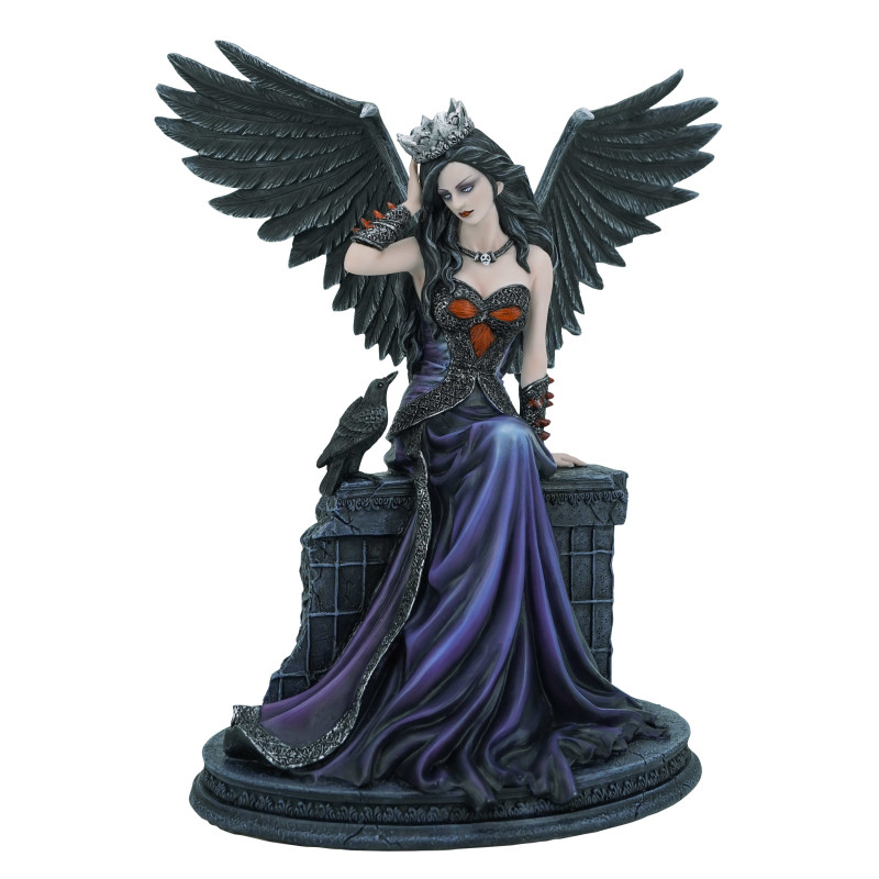 fée assise avec un corbeau