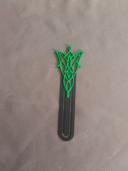 Marque-page en impression 3D noir avec motif ajouré elfique vert