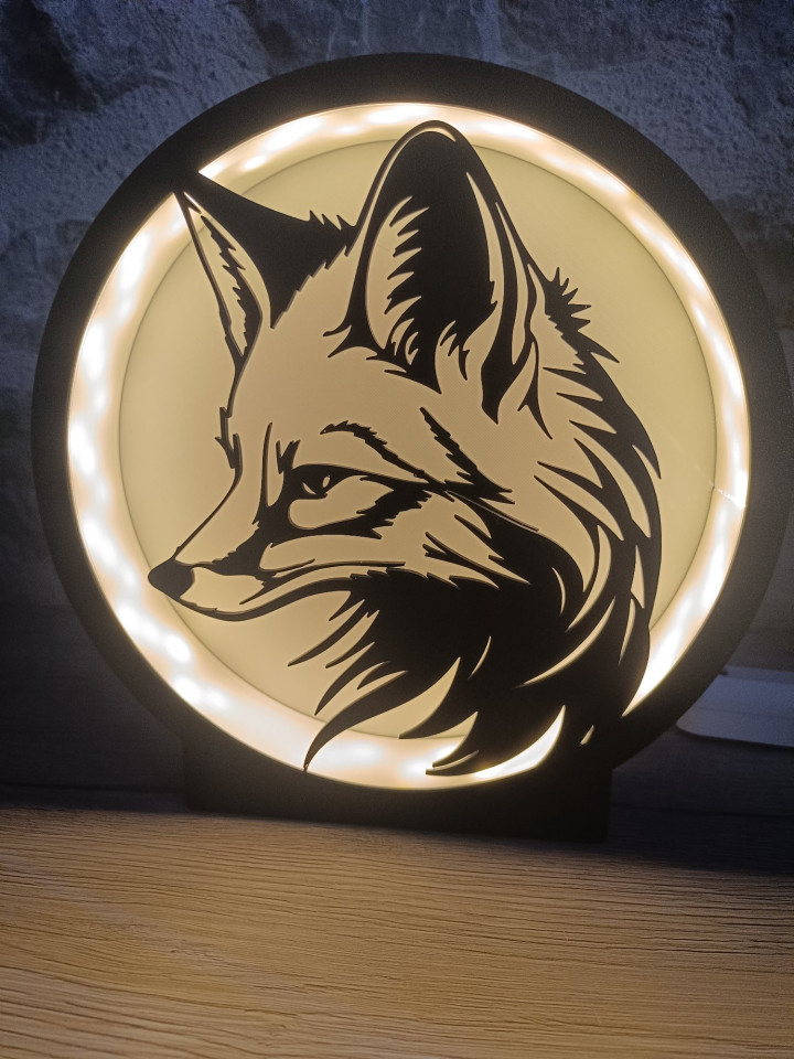 Veilleuse ronde en impression 3D avec silhouette de renard éclairée par LED