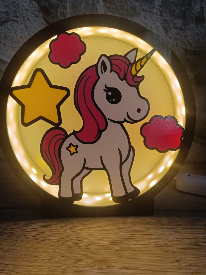 Veilleuse ronde éclairée avec motif de licorne, étoile et nuages