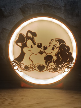 Veilleuse ronde lumineuse illustrant deux chiens amoureux avec un cœur
