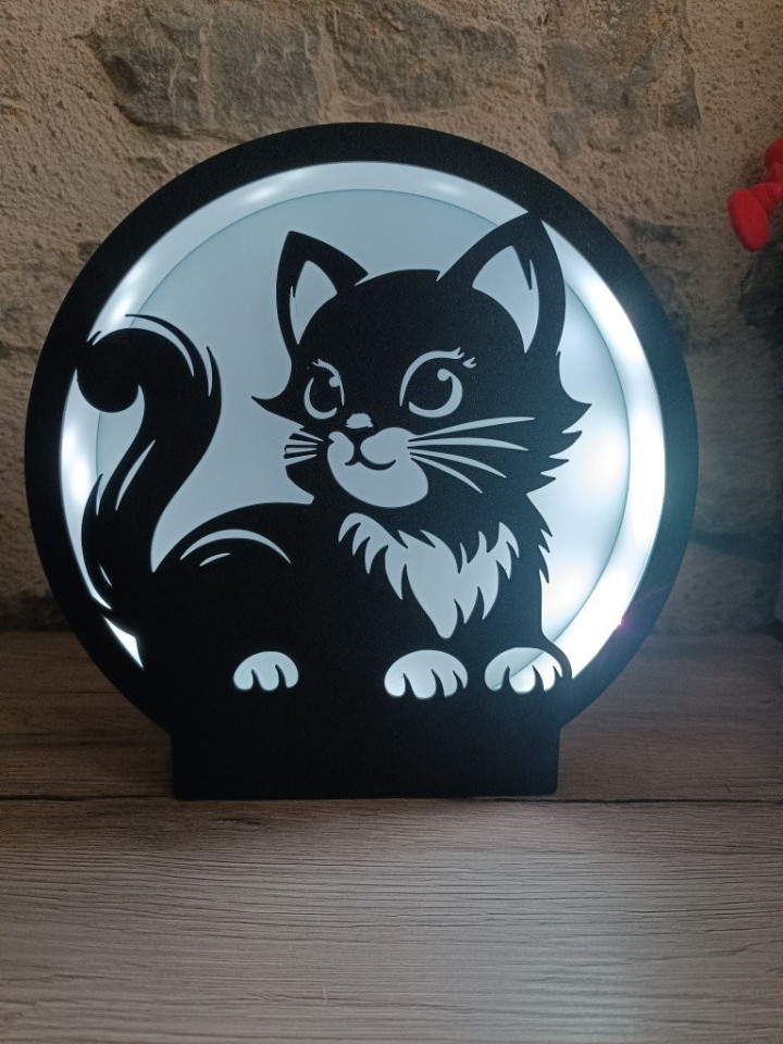 Lampe ronde en impression 3D illuminée avec silhouette noire de chaton mignon