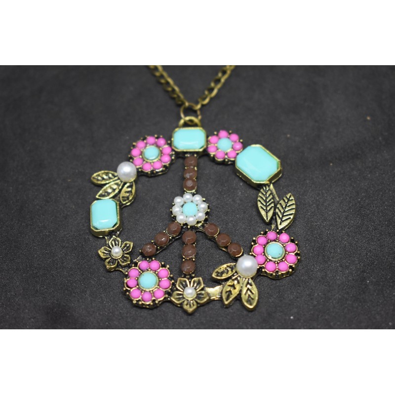 pendentif piece and love